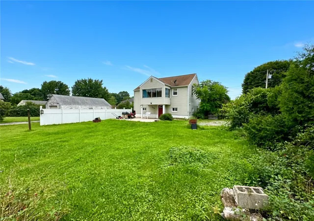 Photo 2 of Single family home for sale at 509 Deemer Ave, Ellport Boro, PA 16117 | MLS# 1770361 | Listing updated on 2026-08-19
