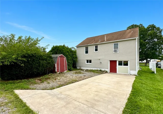 Photo 3 of Single family home for sale at 509 Deemer Ave, Ellport Boro, PA 16117 | MLS# 1770361 | Listing updated on 2026-08-19