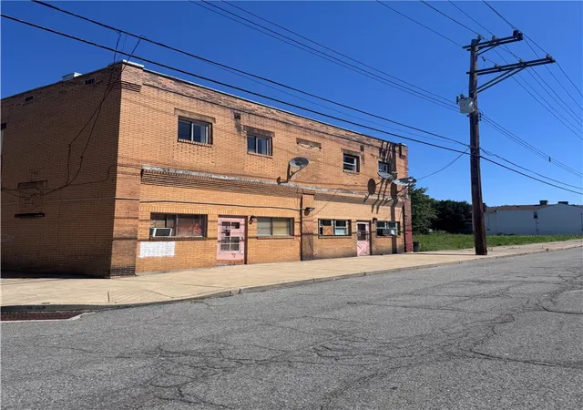 Photo 2 of Multi family home for sale at 322 324 Atlantic Ave, Mc Keesport, PA 15132 | MLS# 1770564 | Listing updated on 2026-08-19