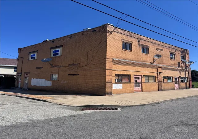 Listing Photo 2 - Condo for sale in building located at 322-324 Atlantic Ave, McKeesport, PA 15132 - Unit #
