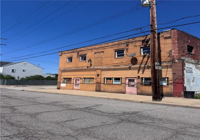 Photo 4 of Multi family home for sale at 322 324 Atlantic Ave, Mc Keesport, PA 15132 | MLS# 1770564 | Listing updated on 2026-08-19