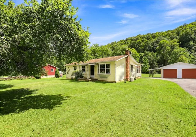 Photo 3 of Single family home for sale at 5536 Somerset Pike, Jenner Twp, PA 15935 | MLS# 1770561 | Listing updated on 2026-08-24