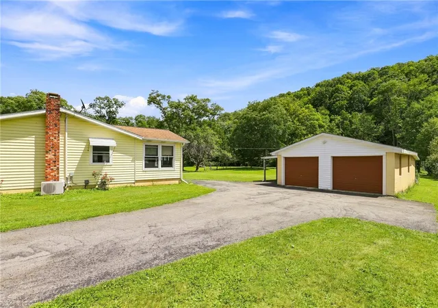 Photo 3 of Single family home for sale at 5536 Somerset Pike, Jenner Twp, PA 15935 | MLS# 1770561 | Listing updated on 2026-08-24