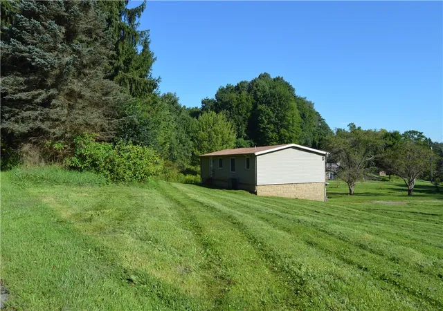 Photo 16 of Single family home for sale at 1285 Old Pulaski Rd, Neshannock Twp, PA 16105 | MLS# 1769606 | Listing updated on 2026-08-19