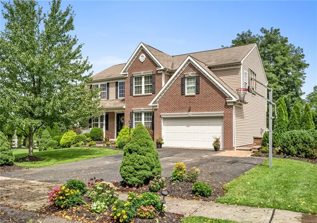 Photo 2 of Single family home for sale at 101 Tuscany Ridge Dr, Collier Twp, PA 15071 | MLS# 1770493 | Listing updated on 2026-08-28