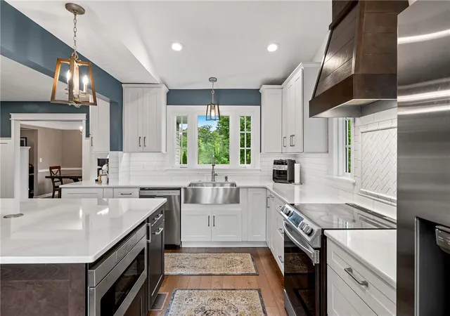 Photo 3 of Single family home for sale at 101 Tuscany Ridge Dr, Collier Twp, PA 15071 | MLS# 1770493 | Listing updated on 2026-08-28