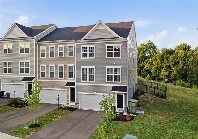 Photo 2 of Townhouse for sale at 650 Olivia St, Collier Twp, PA 15205 | MLS# 1770411 | Listing updated on 2026-08-19