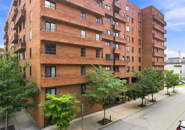 Photo 2 of Condo for sale at 307 S Dithridge St #505, Oakland, PA 15213 | MLS# 1770011 | Listing updated on 2026-08-30