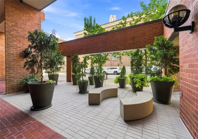 Photo 3 of Condo for sale at 307 S Dithridge St #505, Oakland, PA 15213 | MLS# 1770011 | Listing updated on 2026-08-30
