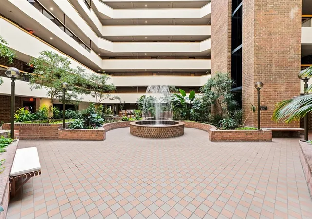 Photo 4 of Condo for sale at 307 S Dithridge St #505, Oakland, PA 15213 | MLS# 1770011 | Listing updated on 2026-08-30