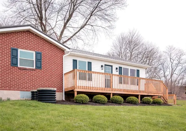 Photo 2 of Single family home for sale at 582 Oneida Valley Rd, Center Twp, PA 16001 | MLS# 1770624 | Listing updated on 2026-08-19