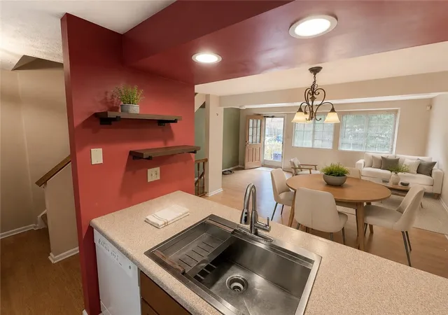 Photo 5 of Townhouse for sale at 3244 Ward St, Oakland, PA 15213 | MLS# 1770505 | Listing updated on 2026-08-27