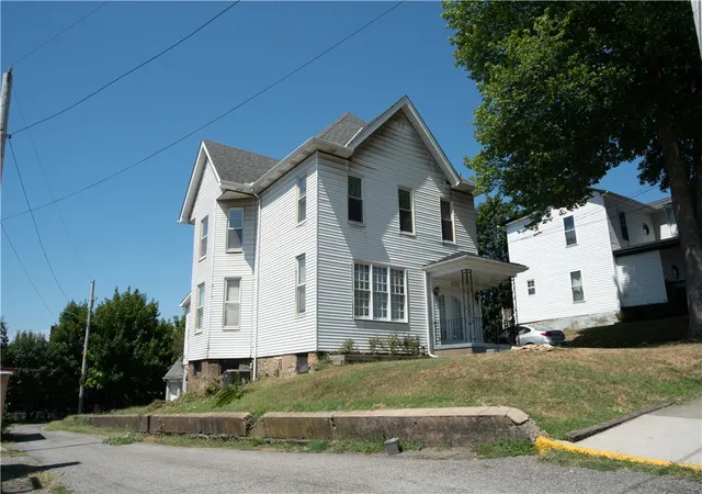 Photo 2 of Single family home for sale at 166 Pennsylvania Ave, Rochester, PA 15074 | MLS# 1770645 | Listing updated on 2026-08-28