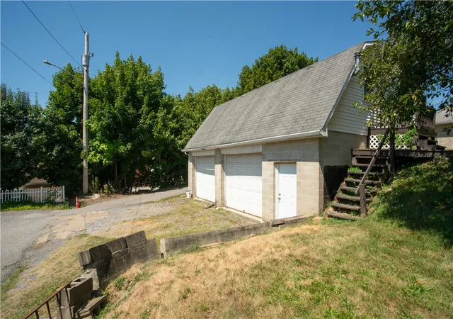 Photo 3 of Single family home for sale at 166 Pennsylvania Ave, Rochester, PA 15074 | MLS# 1770645 | Listing updated on 2026-08-28