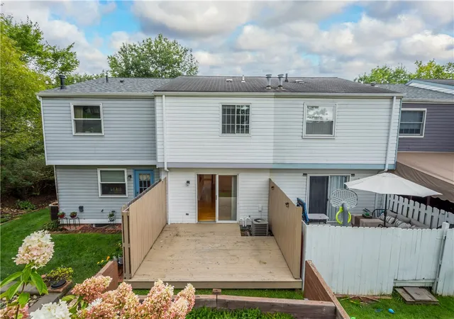 Photo 3 of Sale Pending at 183 W Russets Cir, South Fayette, PA 15017 | MLS# 1770018 | Listing updated on 2026-08-23