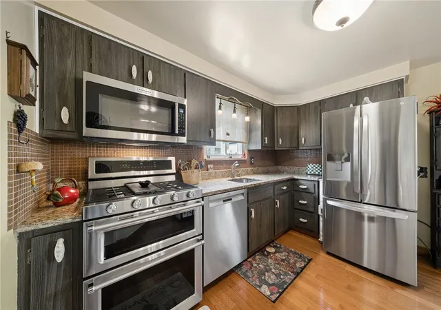 Photo 5 of Single family home for sale at 803 Killarney Dr, Castle Shannon, PA 15234 | MLS# 1770511 | Listing updated on 2026-08-29