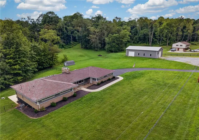 Photo 3 of Single family home for sale at 524 Munntown Rd, Nottingham, PA 15332 | MLS# 1770416 | Listing updated on 2026-08-29