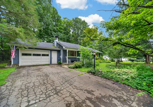 Photo 1 of Single family home for sale at 35999 Lake Shore Dr, Canadohta Lake, PA 16438 | MLS# 1770682 | Listing updated on 2026-08-22