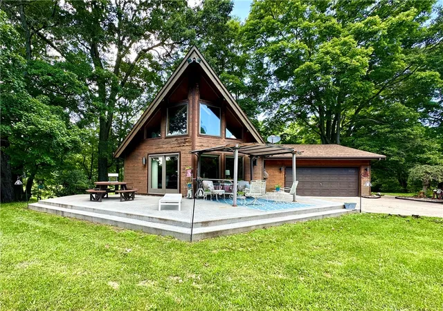Photo 2 of Single family home for sale at 331 Fullerton Rd, North Beaver Twp, PA 16120 | MLS# 1770686 | Listing updated on 2026-08-24