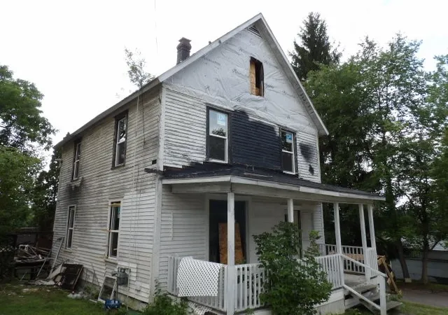 Photo 2 of Single family home for sale at 309 Seely Ave, Oil City, PA 16301 | MLS# 1770703 | Listing updated on 2026-08-20