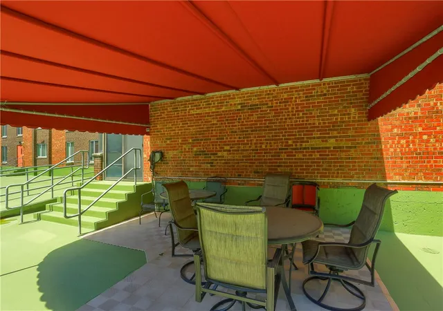 Listing Photo 2 - Condo for sale in building located at 5 Bayard Rd, Oakland, PA 15213 - Unit #412