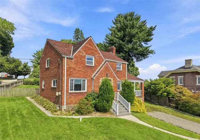 Photo 3 of Single family home for sale at 201 Broughton Rd, Bethel Park, PA 15102 | MLS# 1770709 | Listing updated on 2026-09-19