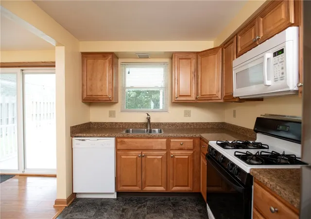 Photo 3 of Single family home for sale at 5707 Broad St, South Park, PA 15129 | MLS# 1770605 | Listing updated on 2026-08-28