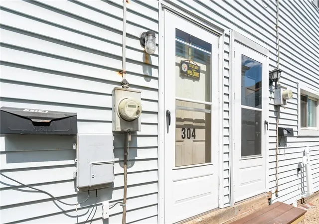 Photo 2 of Multi family home for sale at 304 Pilgrim Way, Sharpsburg, PA 15215 | MLS# 1770356 | Listing updated on 2026-08-20