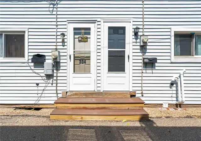 Photo 3 of Multi family home for sale at 304 Pilgrim Way, Sharpsburg, PA 15215 | MLS# 1770356 | Listing updated on 2026-08-20