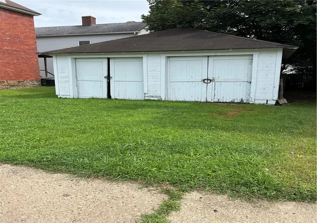 Photo 2 of Single family home for sale at 498 E High St, Kittanning Boro, PA 16201 | MLS# 1770714 | Listing updated on 2026-08-29