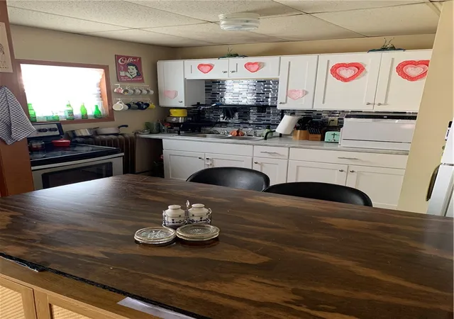 Photo 3 of Single family home for sale at 498 E High St, Kittanning Boro, PA 16201 | MLS# 1770714 | Listing updated on 2026-08-29