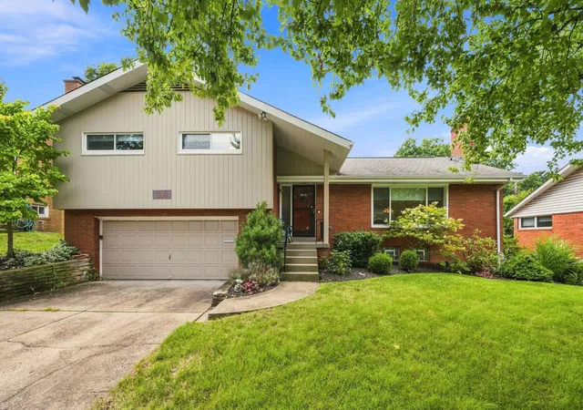 Photo 1 of Single family home for sale at 1108 Folkstone Dr, Mt Lebanon, PA 15243 | MLS# 1770748 | Listing updated on 2026-08-28