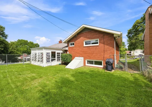 Photo 2 of Single family home for sale at 1108 Folkstone Dr, Mt Lebanon, PA 15243 | MLS# 1770748 | Listing updated on 2026-08-28