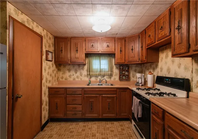 Photo 3 of Single family home for sale at 503 13th Avenue, New Brighton, PA 15066 | MLS# 1770491 | Listing updated on 2026-08-28
