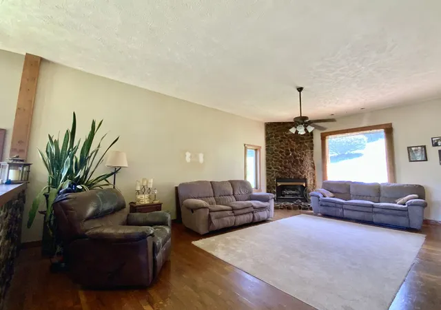 Photo 3 of Single family home for sale at 141 Upper Service Rd, Green Twp, PA 15050 | MLS# 1770825 | Listing updated on 2026-08-22