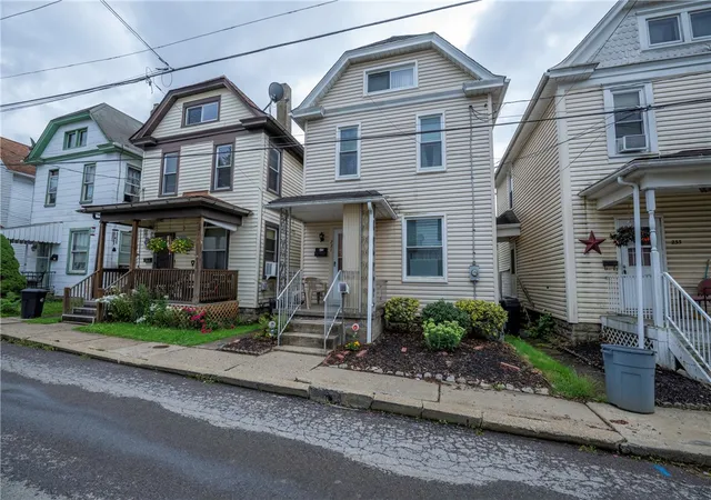Photo 2 of Sale Pending at 231 Amy Ave, City Of But Nw, PA 16001 | MLS# 1770827 | Listing updated on 2026-08-27