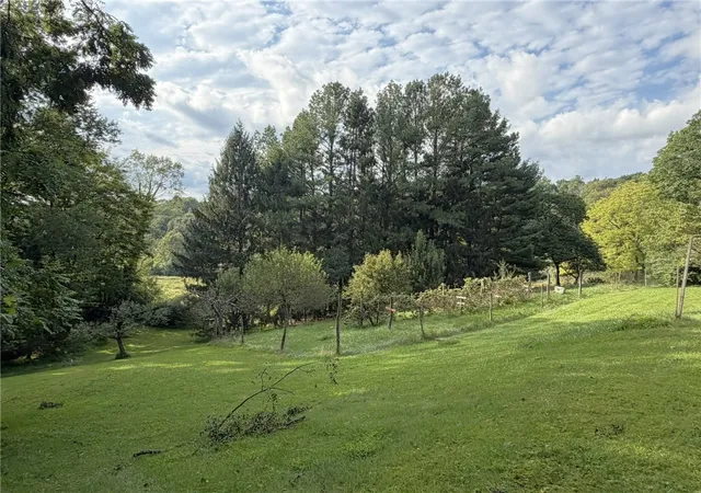 Photo 2 of Sale Pending at 26 Mountain Rd, Ligonier Twp, PA 15658 | MLS# 1770801 | Listing updated on 2026-08-26