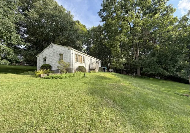 Photo 3 of Sale Pending at 26 Mountain Rd, Ligonier Twp, PA 15658 | MLS# 1770801 | Listing updated on 2026-08-26