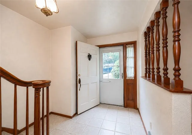 Photo 4 of Sale Pending at 954 Auburn Ln, Irwin, PA 15642 | MLS# 1770836 | Listing updated on 2026-08-27
