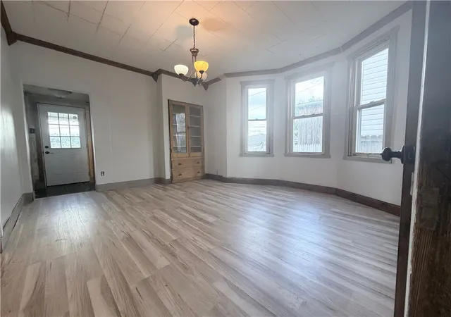 Photo 4 of Single family home for sale at 118 W Adams Ave, Vandergrift, PA 15690 | MLS# 1770670 | Listing updated on 2026-09-24