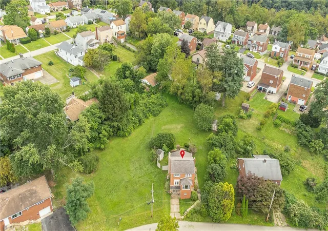 Photo 4 of Single family home for sale at 401 Lecanto Ave, East Mc Keesport, PA 15035 | MLS# 1770160 | Listing updated on 2026-10-05
