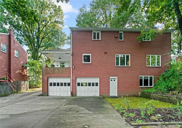 Photo 3 of Single family home for sale at 601 Edgewood Rd, Forest Hills Boro, PA 15221 | MLS# 1770857 | Listing updated on 2026-08-22