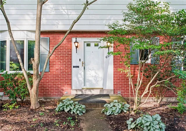Photo 3 of Single family home for sale at 601 Edgewood Rd, Forest Hills Boro, PA 15221 | MLS# 1770857 | Listing updated on 2026-10-05