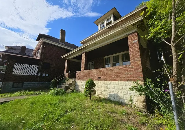 Photo 2 of Single family home for sale at 821 Woodworth Ave, Wilkinsburg, PA 15221 | MLS# 1770858 | Listing updated on 2026-08-21
