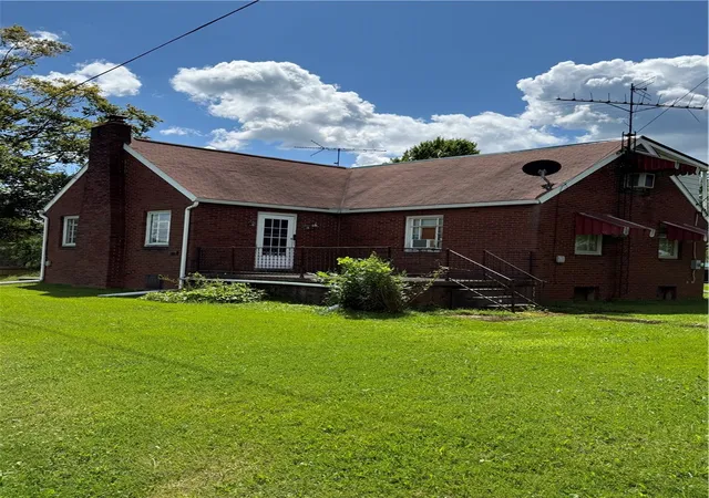 Single family home for sale at 1510 Mercer Grv City Rd, Findley Twp, PA 16137 | MLS# 1770859