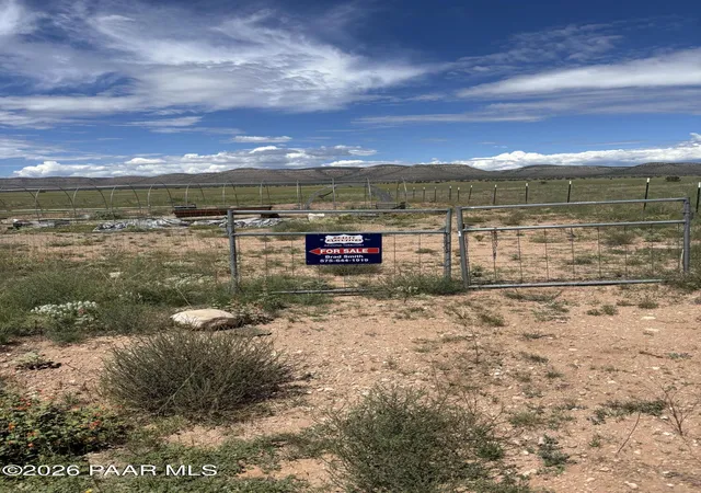 2nd image of 3210 W Limestone Dr, Paulden, AZ 86334 | MLS# 1084453