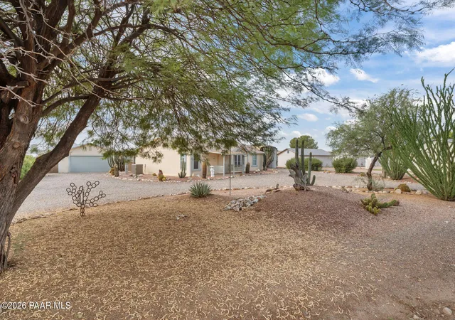 Photo 3 of Manufactured home for sale at 23705 W Cannon Dr, Congress, AZ 85332 | MLS# 1084514 | Listing updated on 2026-10-06
