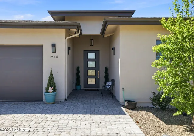 Photo 3 of Sale Pending at 1985 Golf View Ln, Prescott, AZ 86301 | MLS# 1084355 | Listing updated on 2026-08-31