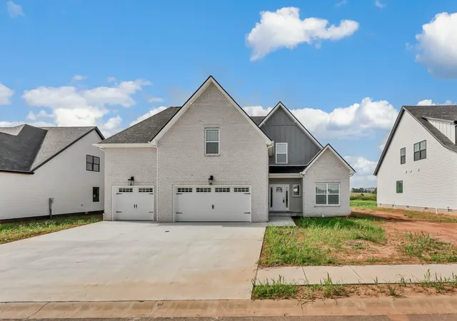 Photo 2 of Sale Pending at 222 Low Plains Ln, Clarksville, TN 37043 | MLS# 3147559 | Listing updated on 2026-08-30
