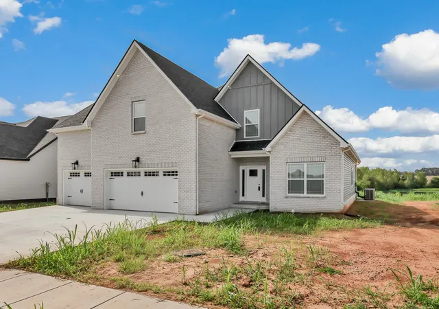 Photo 3 of Sale Pending at 222 Low Plains Ln, Clarksville, TN 37043 | MLS# 3147559 | Listing updated on 2026-08-30